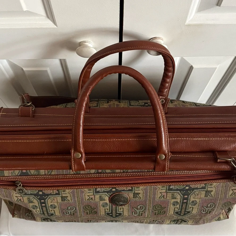 CAPEZIO, Vintage Faux Leather Multicolor Carpet Bag Style Weekend Travel Bag
